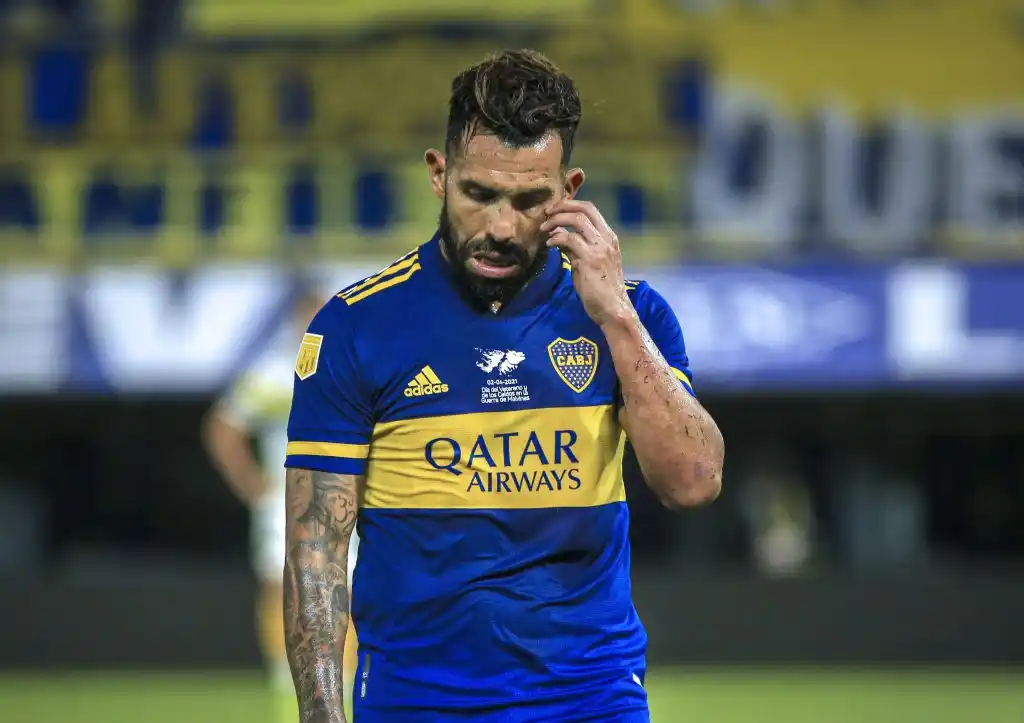 Debilitado mentalmente, Tevez se alejó de Boca