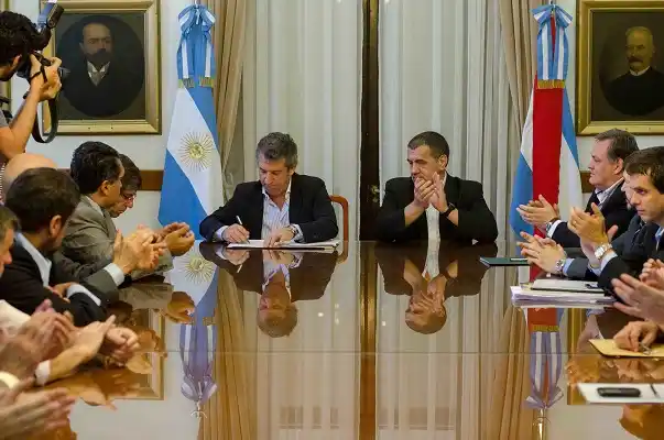 Se firmaron los contratos para servir de energía a zonas arroceras