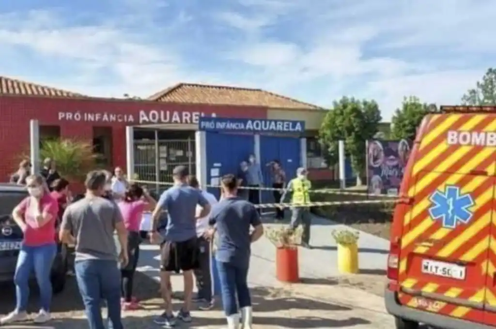 Adolescente masacró a cuchilladas a tres nenes y a una maestra en Brasil