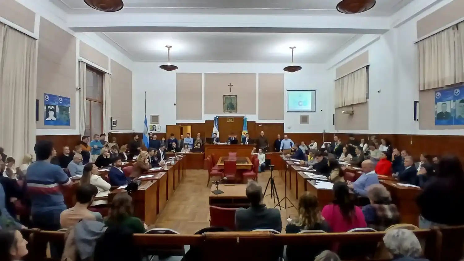 A excepción de los libertarios, todos los concejales se mostraron en contra de los cambios en Zona Fría.