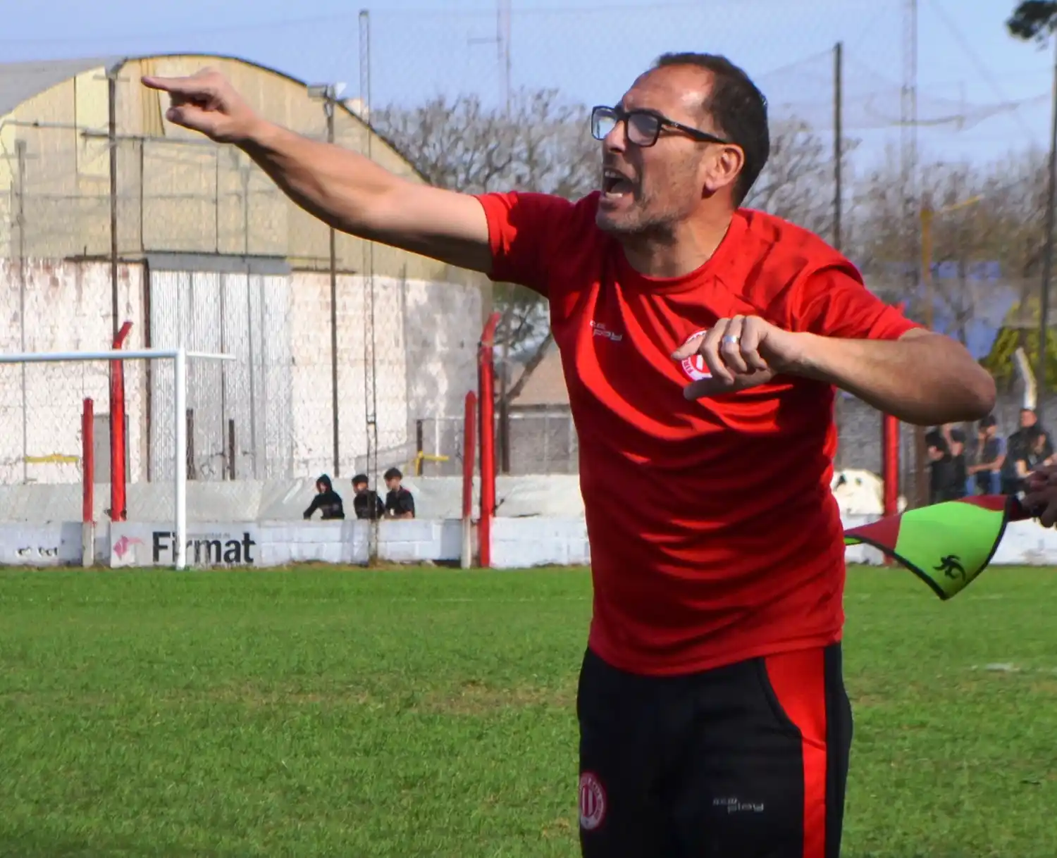 El Taja continuará al mando del Rojo firmatense.