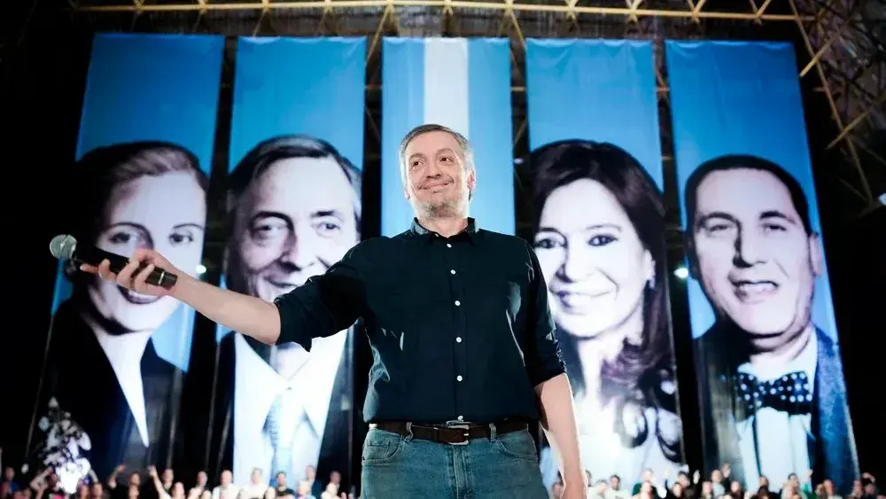 Máximo Kirchner ante militantes en un acto.
