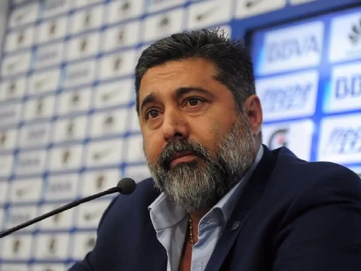 Sobreseen a Angelici por presunto tráfico de influencias 