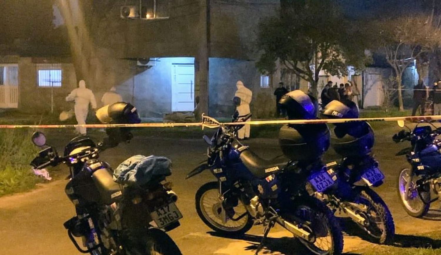 Asesinaron de más de 15 balazos a un hombre que iba en bicicleta por el barrio San Francisquito