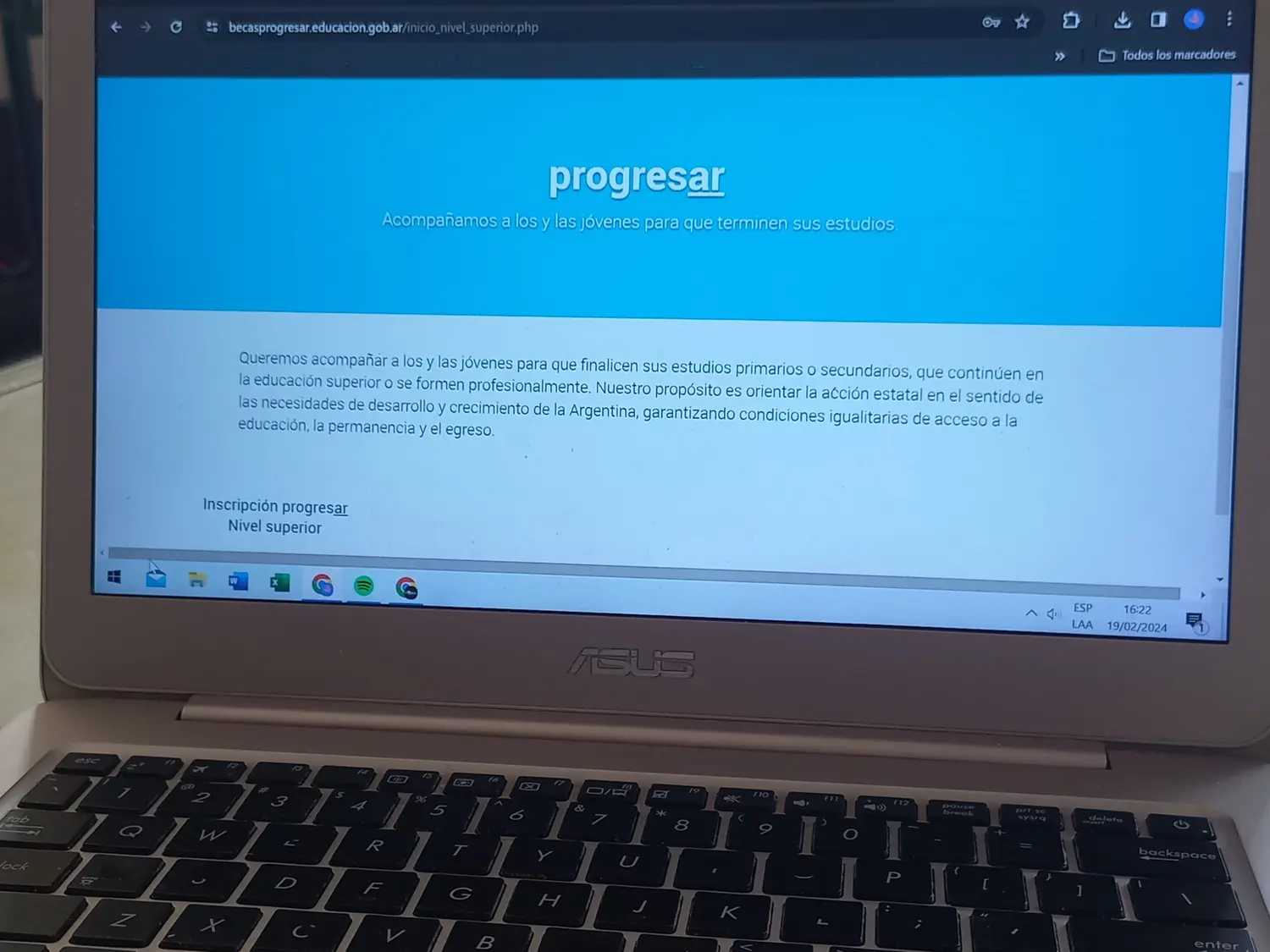 Aquellos que accedan al beneficio cobrarán un valor general de $ 20.000 por mes siempre que acrediten estar estudiando. Foto: La Opinión.