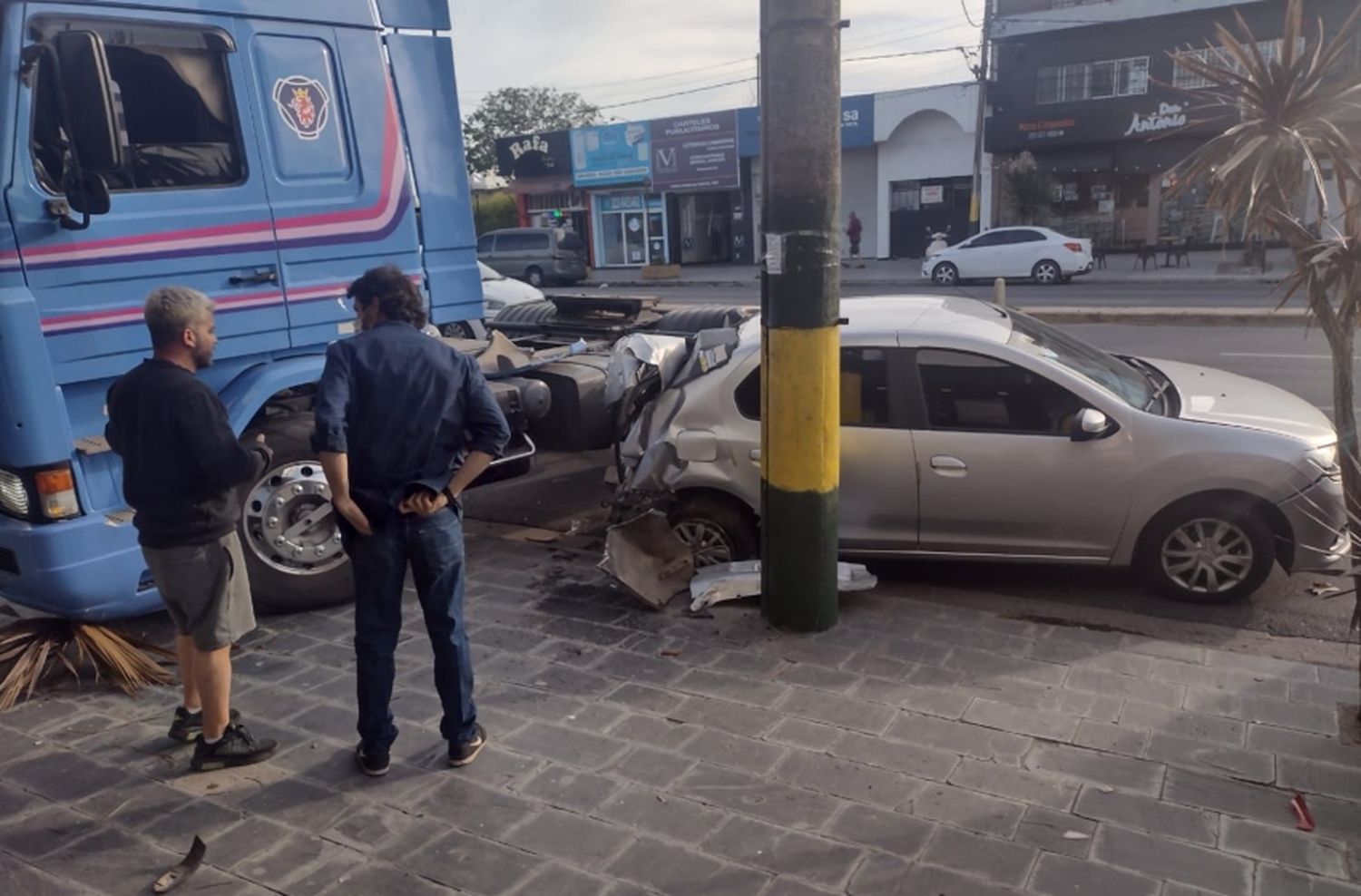 Espectacular choque en cadena en plena avenida Juan B. Justo