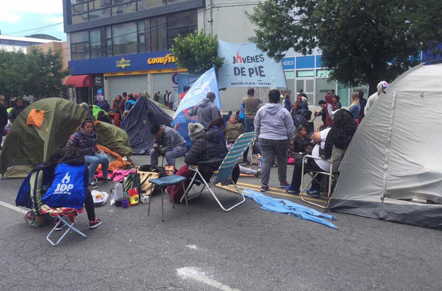 Se levantó el acampe que se extendía desde hace un día frente a Anses