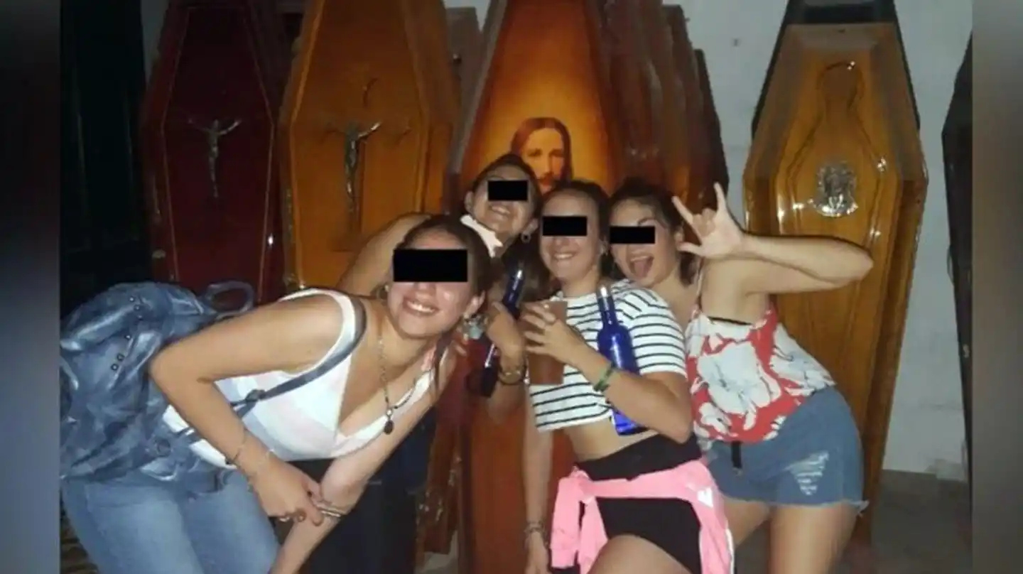 Organizaron fiestas clandestinas en un cementerio