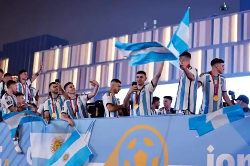 Los campeones del Mundo ya viajan rumbo hacia Argentina