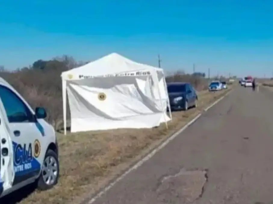 El conductor del automóvil quedó aprehendido por el supuesto delito de “Homicidio culposo en accidente de tránsito agravado por conducción de vehículo con motor” (Foto: Gentilezas)