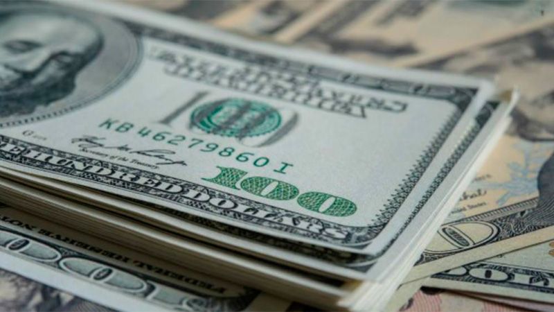 No se detiene la escalada del dólar y el riesgo país da otro salto