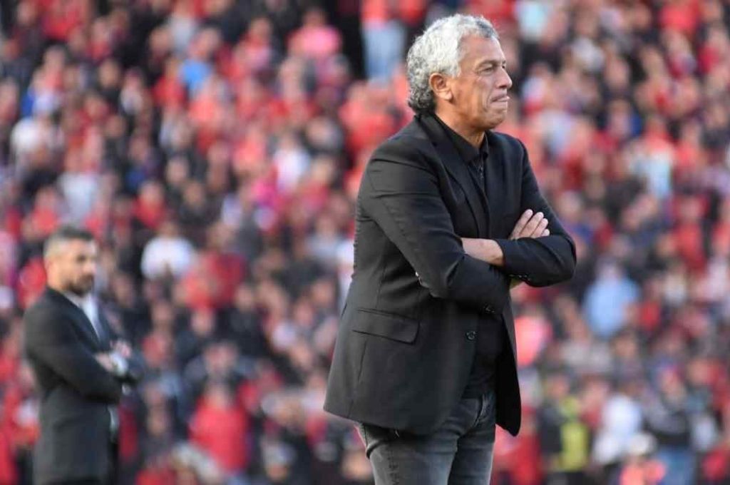 Colón recibe a Barracas Central en el estadio Brigadier López