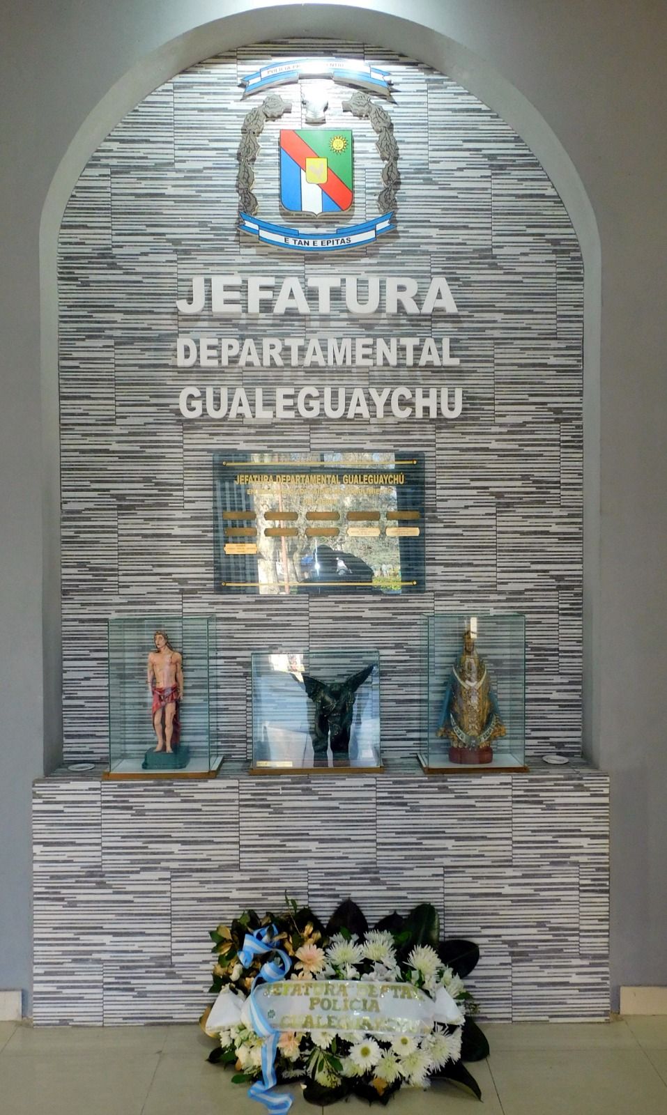 policia homenaje