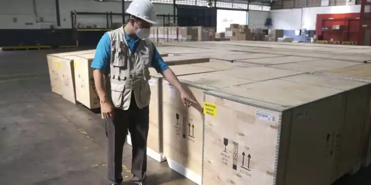 Llegan a Venezuela primeros congeladores de la UNICEF para vacunas contra el COVID-19