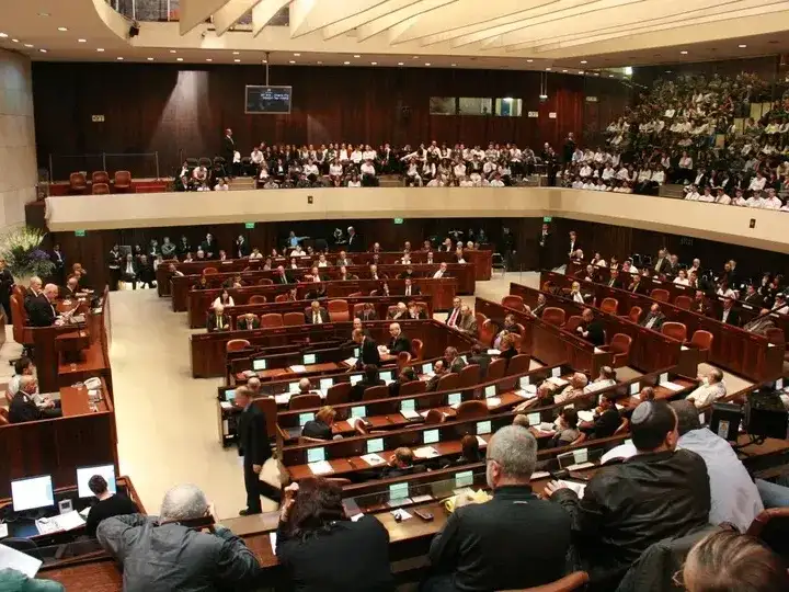 Disuelven Parlamento y se allana el camino para las elecciones