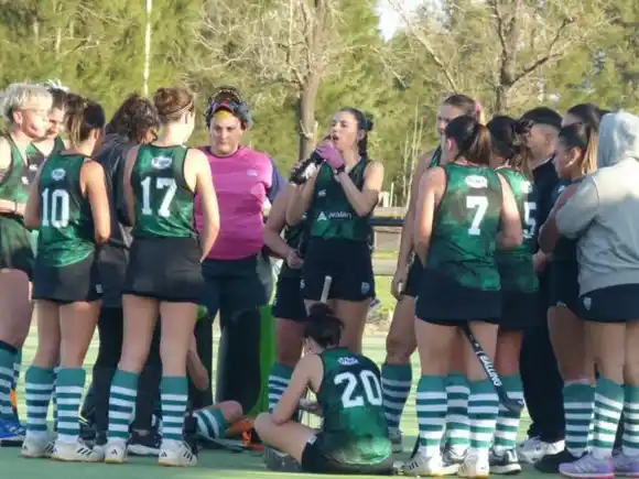 CRAR visita a Atlético Franck en un duelo clave por el Ascenso de Damas