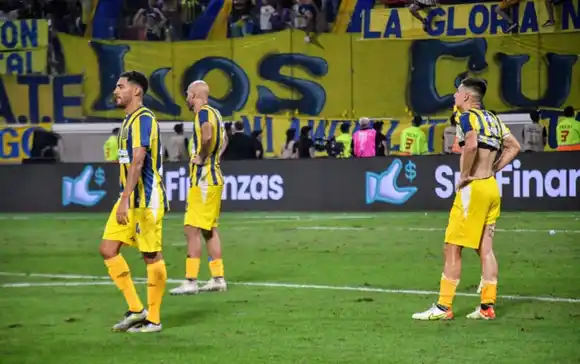 Con Broun como figura, Central cayó 2-0 frente a River, que obtuvo el Trofeo de Campeones