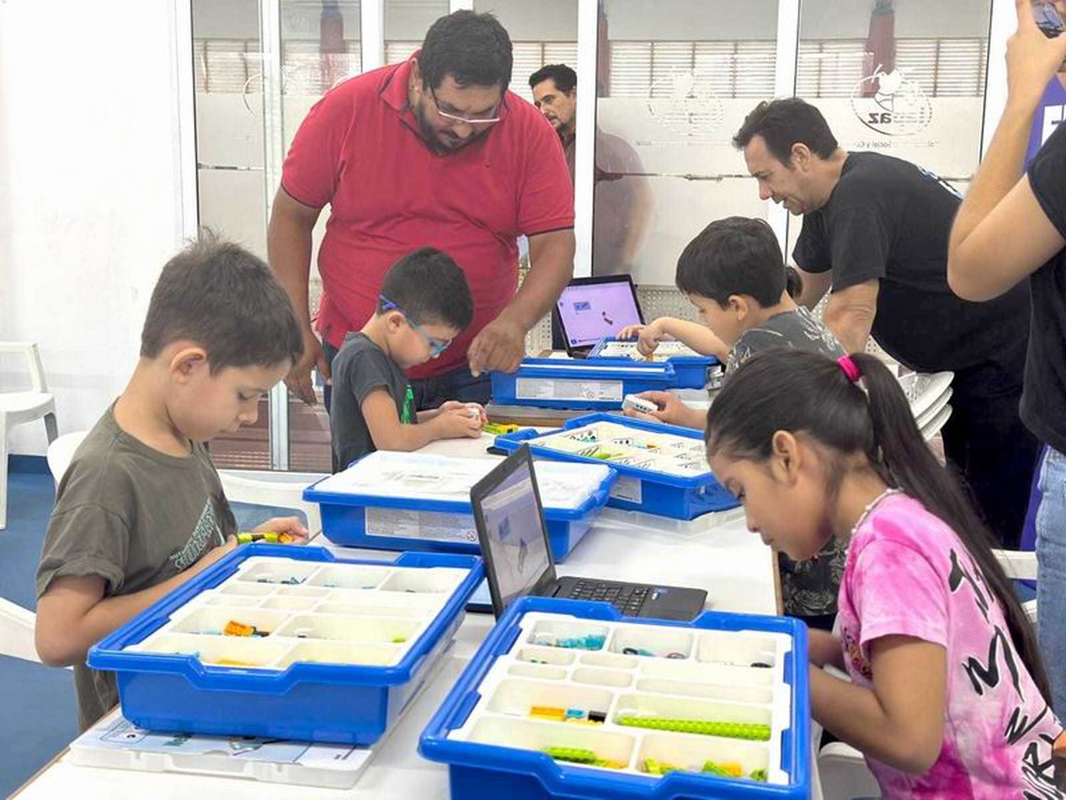 Clubes digitales entrenan
para competencias nacionales