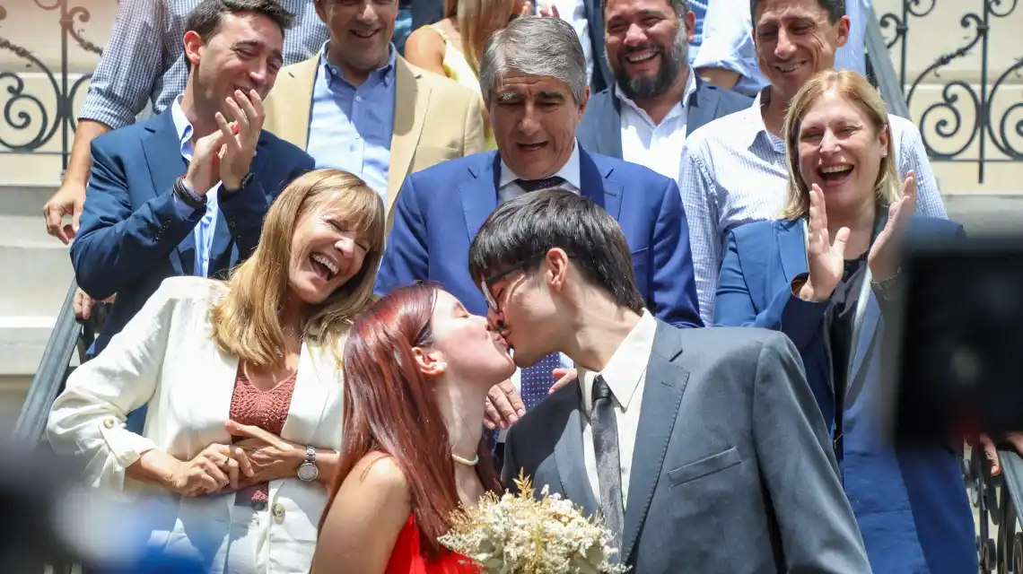 La Casa de la Cultura fue escenario de un casamiento representado por dos actores santafesinos.