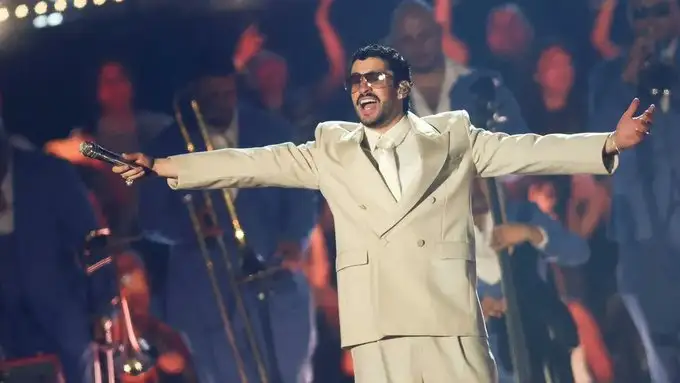 Bad Bunny hizo vibrar a sus fans en el Monumental.