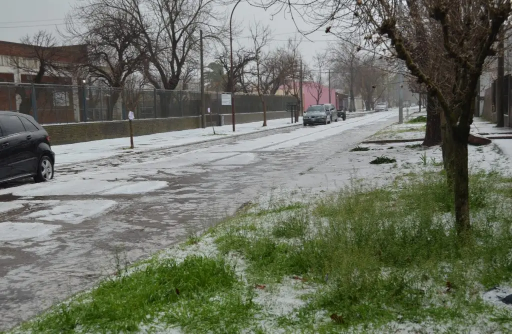 Viento, lluvia y granizo: inconvenientes por el temporal en el interior