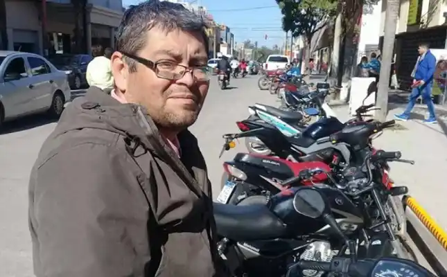 Arregló una heladera y devolvió los 50 mil pesos que había escondido su dueño fallecido