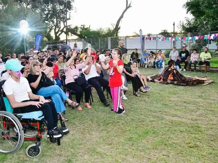 El Centro Ocupacional Inclusivo celebró su 
tercer aniversario con un fogón comunitario