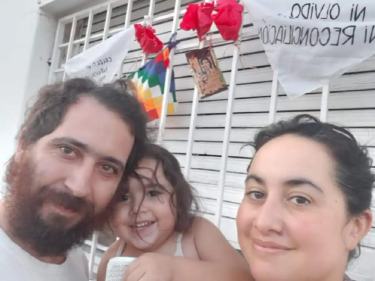Pañuelazo blanco: cómo es “marchar” por el #24M en la cuarentena