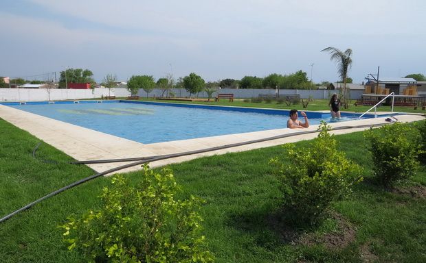 Primera temporada de pileta de Juventud