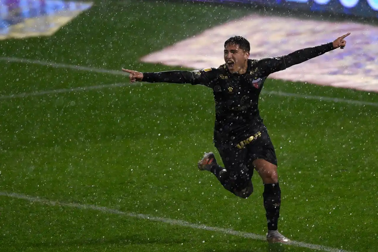 Colón derrotó a Vélez