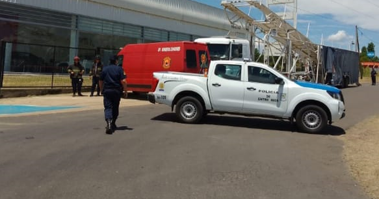 Un operario falleció tras caer de gran altura por una descarga eléctrica