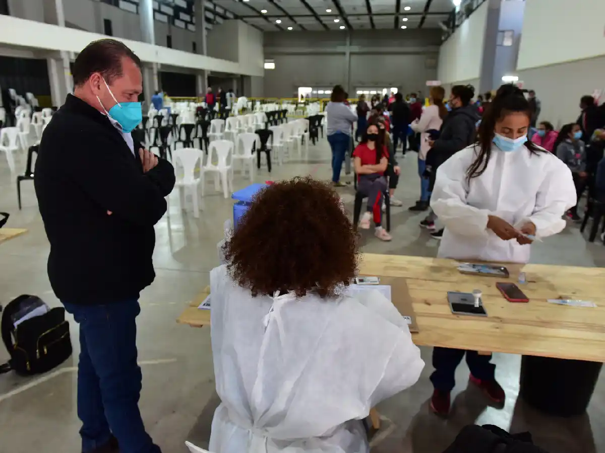 Vacunación covid: este jueves habrá operativo en el Superdomo