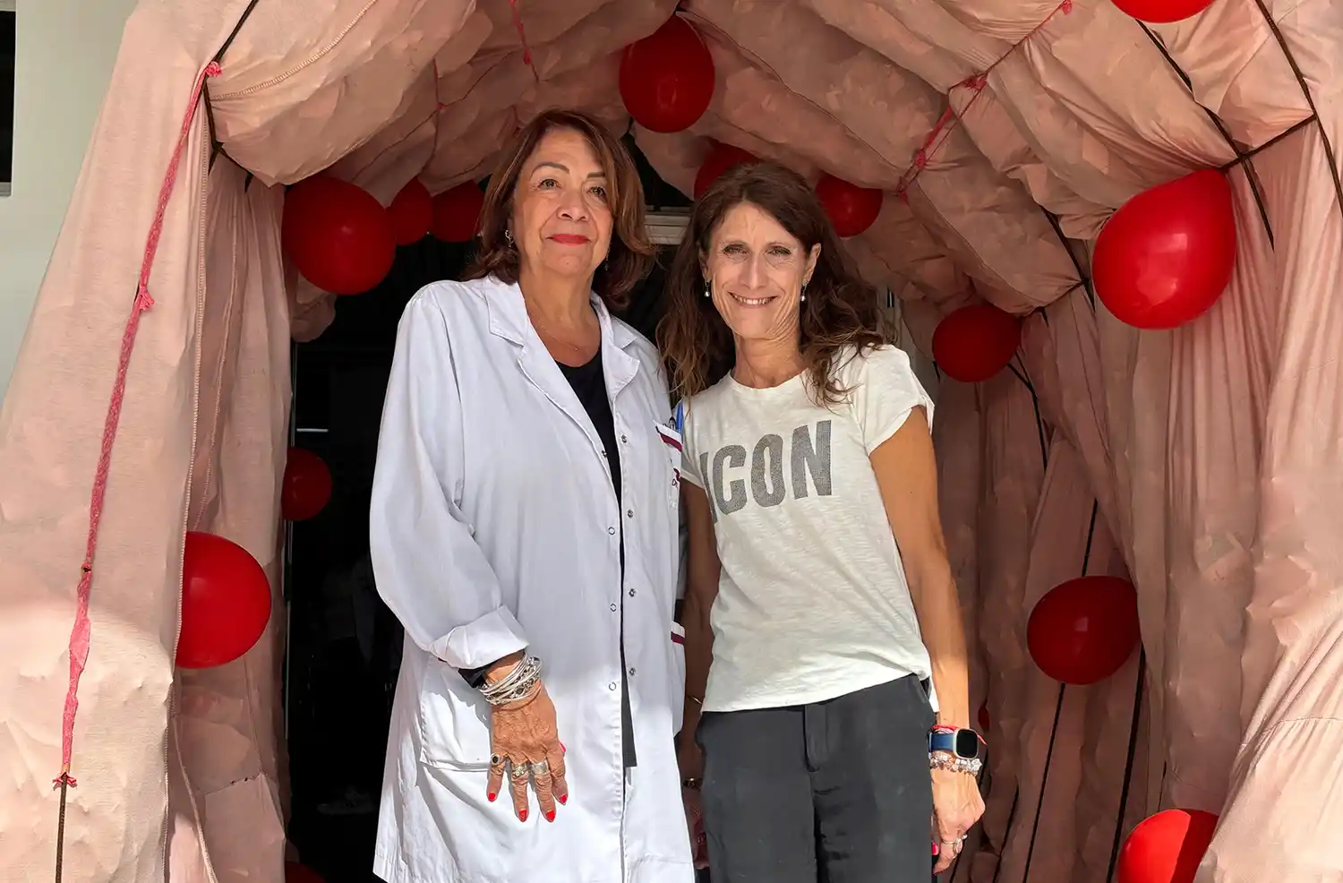 En el Hospital Municipal. Vilma Parodi y Carina Mazeris