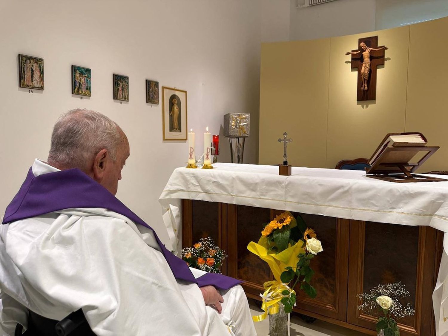 «LA GUERRA SOLO DEVASTA»: papa FRANCISCO pide «desarmar a la tierra» en misiva enviada desde su lecho de enfermo