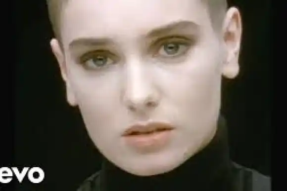 Murió Sinead O’Connor: el final de una vida marcada por el dolor:,  los abusos de su madre, la presión de la fama y el suicidio de su hijo