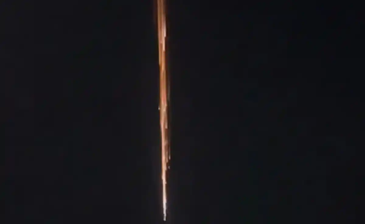 Misterio en el cielo del sur bonaerense por una "lluvia" de luces que generó alarma: a qué se debió el fenómeno