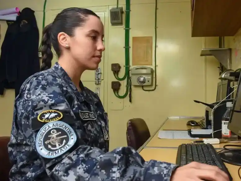 Una entrerriana que encontró su vocación en el mar y se destaca en la Armada Argentina