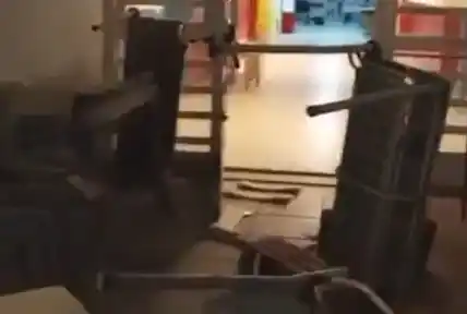 Los jóvenes generaron serios destrozos, se grabaron y los subieron a las redes.