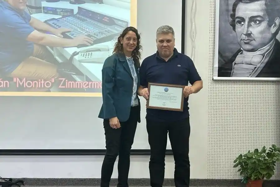 Adrián "Mono" Zimmerman y un reconocimiento a la trayectoria: fue premiado por el Círculo Rafaelino de Prensa