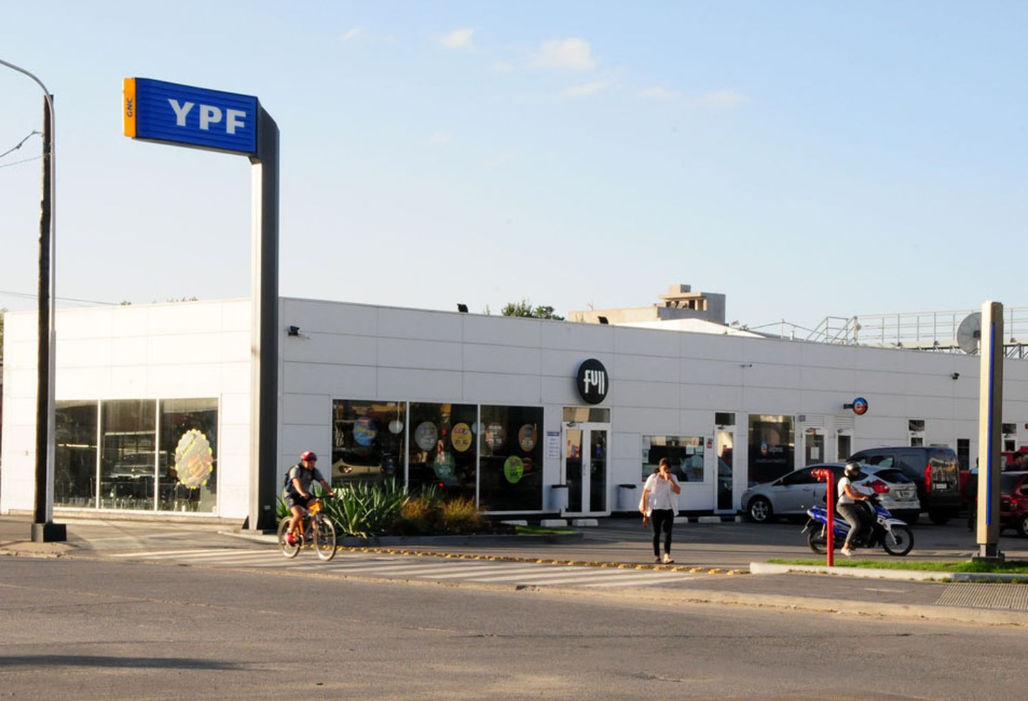 Ya rige el aumento del 1,5 por ciento en los combustibles de YPF y Shell