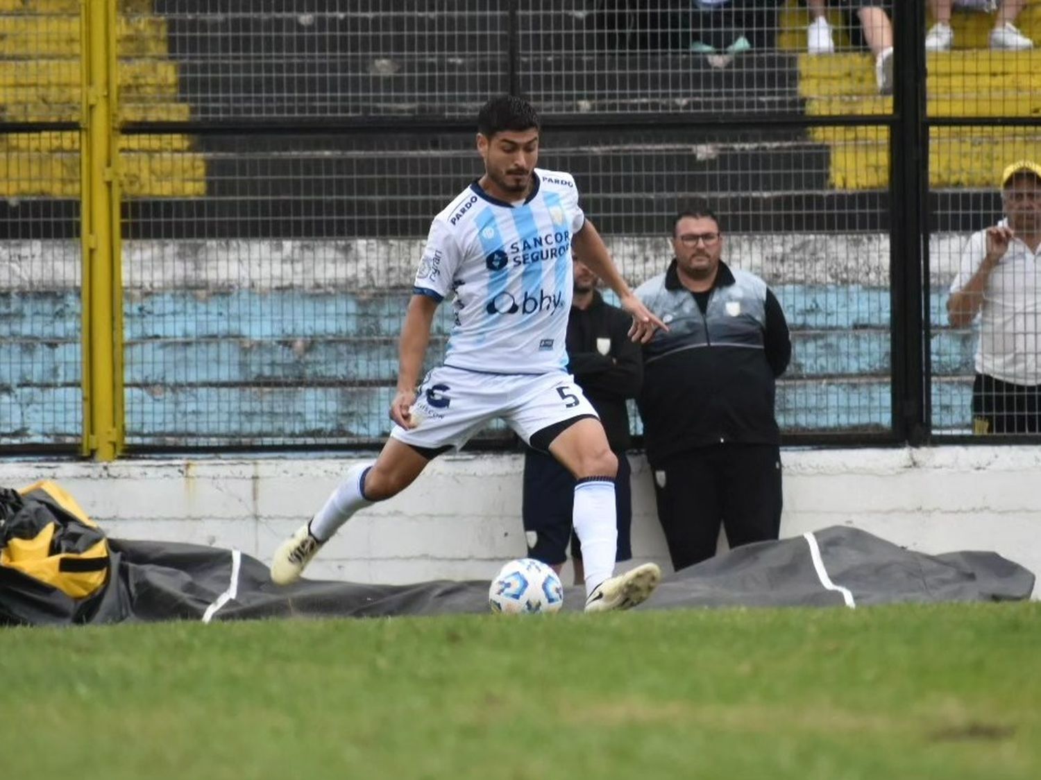 Otro que vuelve: Juan Martín Capurro continuará en Atlético Rafaela