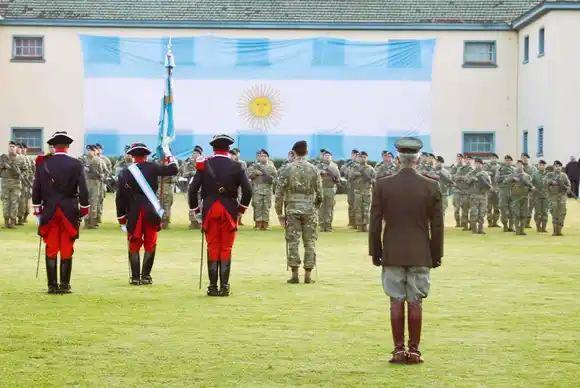 El Viceintendente participó de la Jura a la Bandera,  en el Regimiento de Caballería