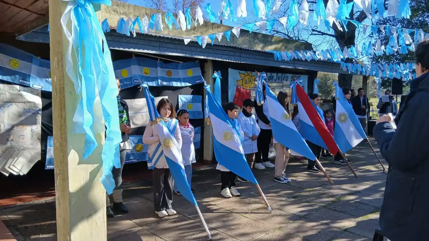 Emotiva celebración comunitaria por el "Día de la Independencia" en Aldea Asunción