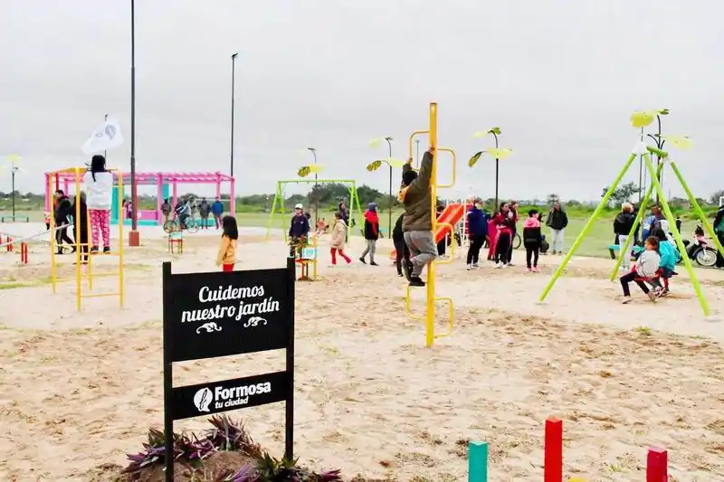 El intendente Jofré inauguró la 
nueva plaza del barrio El Porvenir