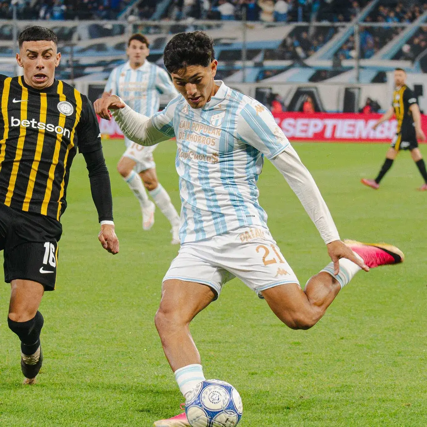 Atlético Tucumán festejó en Avellaneda.