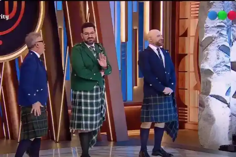 Los jurados llegaron con la vestimenta tradicional a la cocina de MasterChef Celebrity