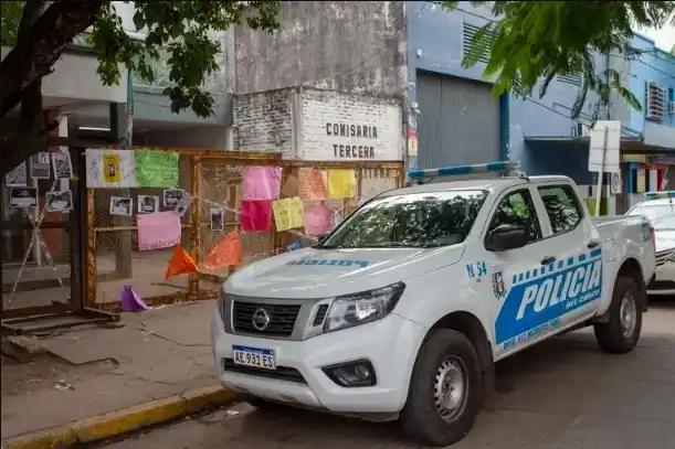 Trasladaron a César Sena a otra comisaría: Se comunicaba con el padre “con un código”