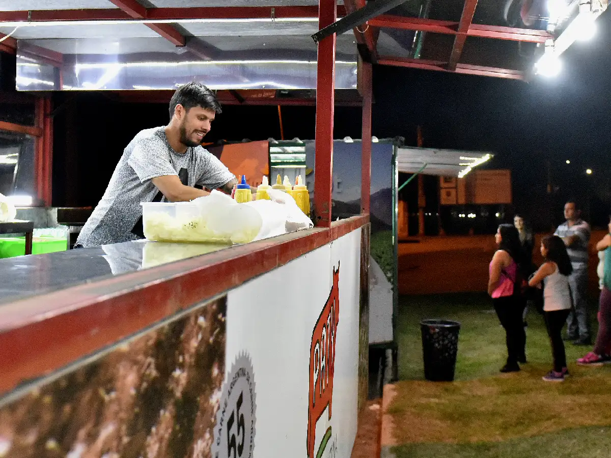 La costanera, un polo gastronómico a cielo abierto  