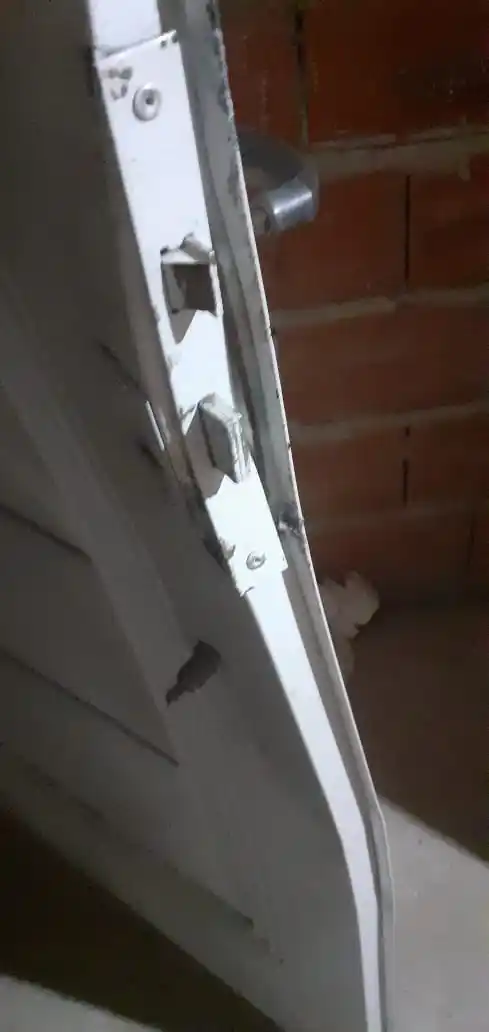 Los delicuentes fueron retenidos a media cuadra de la casa.