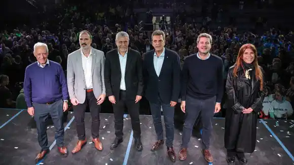 Avellaneda sede del Mundial 2030: Massa encabezó la postulación y el Club de Grindetti se autoproclamó como candidato